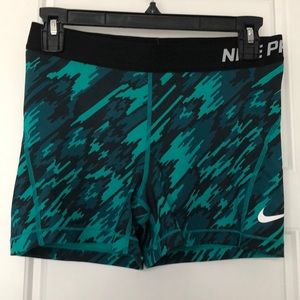Nike Pro Shorties Sz L - New Without Tags